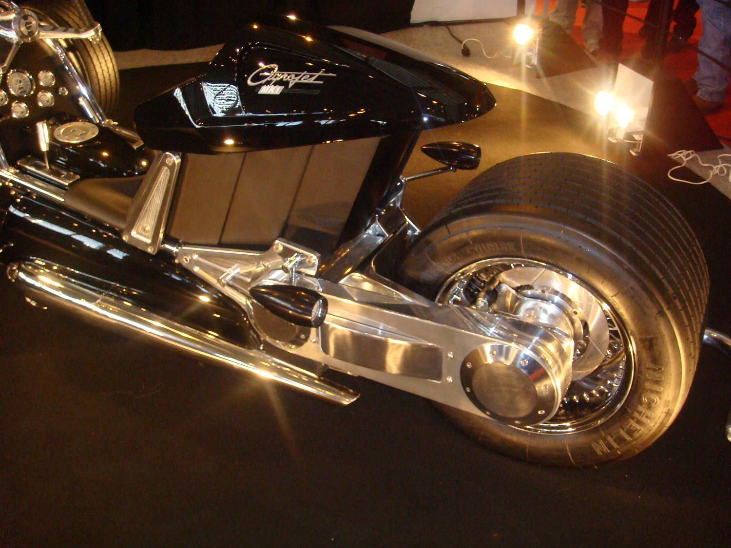 12 ROUE ARRIERE.JPG