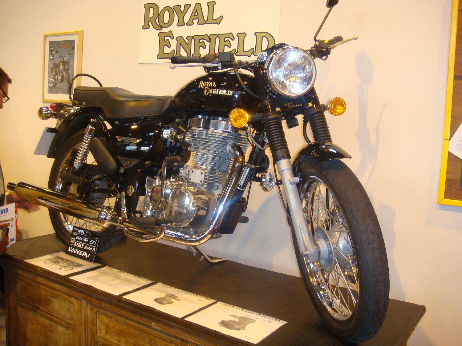 17 ROYAL ENFIELD.JPG