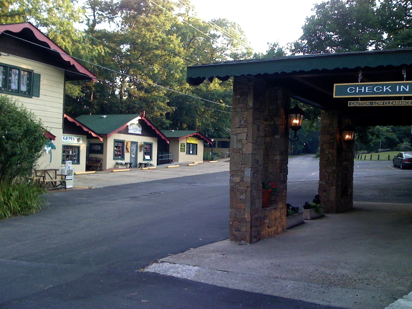 Spruce Pine 004.jpg