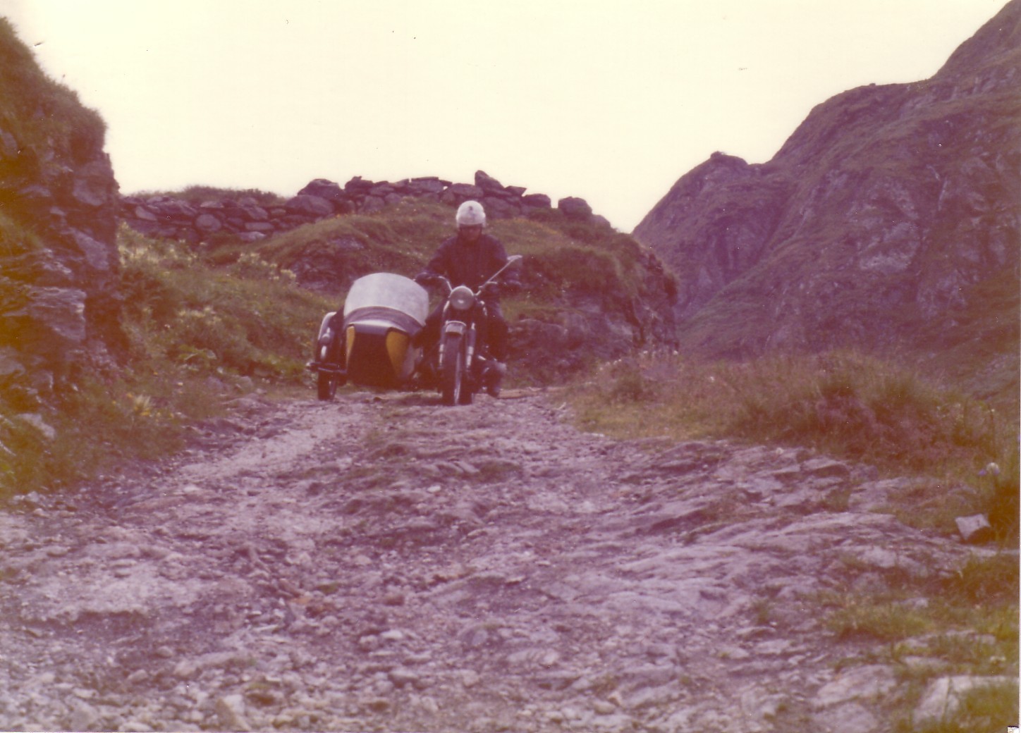 1973 BMW R69S et side BMW.jpg