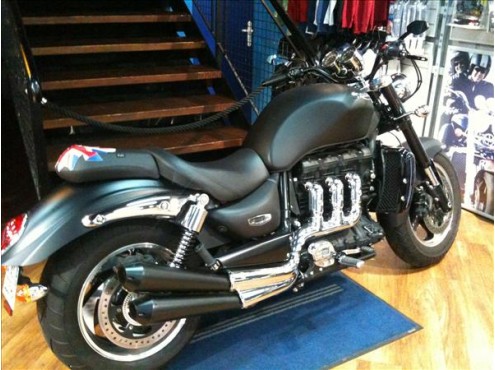 triumph-rocket-3-roadster_bf_8577041.jpg