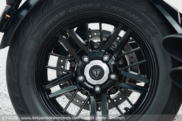 roue-pneu-triumph-rocket-iii-r-gt.jpg