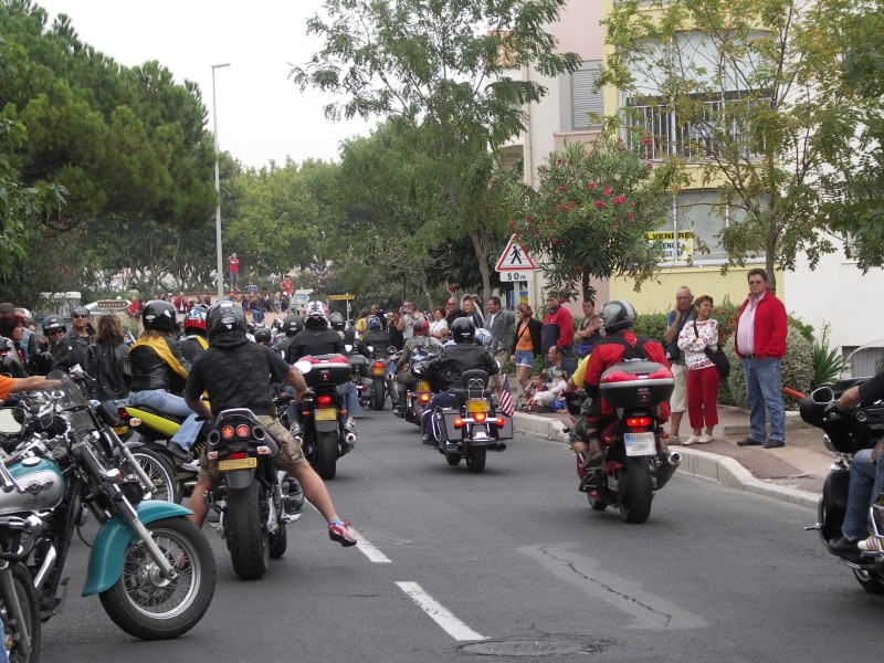 06bikers depart2.JPG