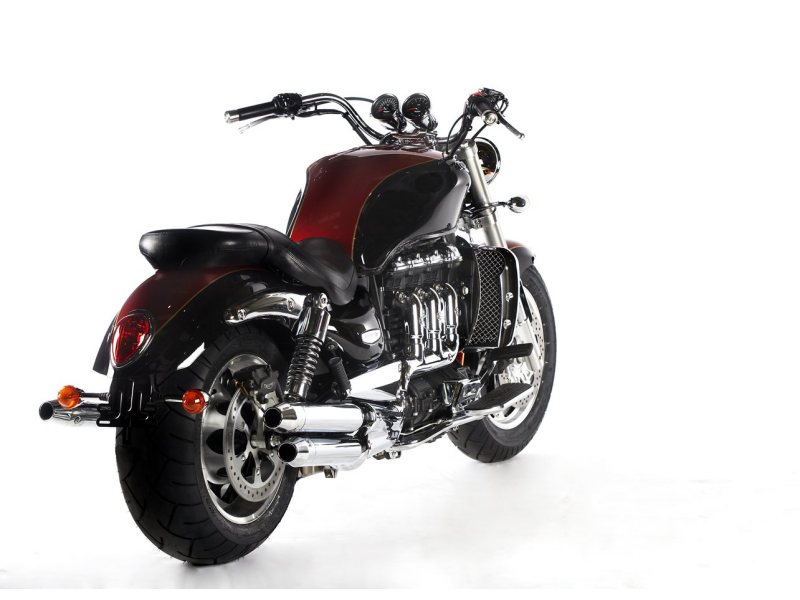 RocketIIIClassic_2_800x600.jpg