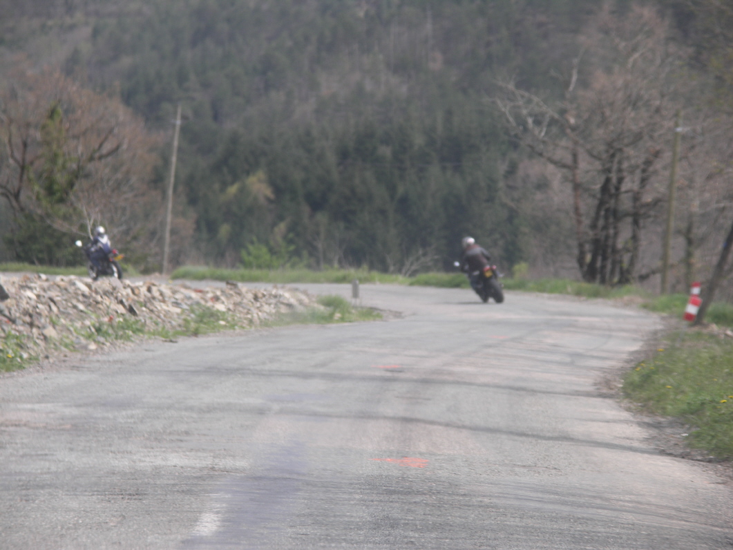 2 motards.JPG