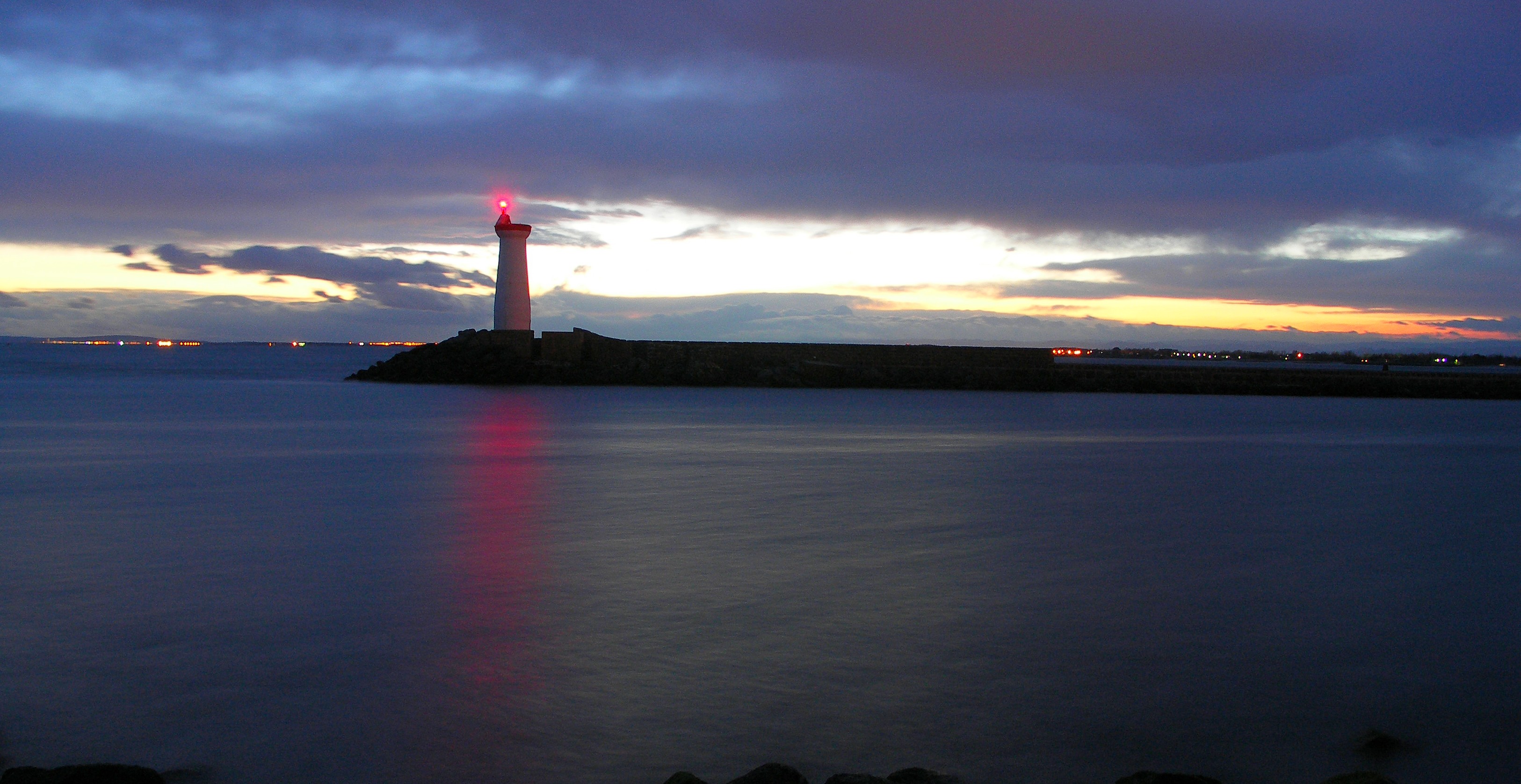 Phare du ponan.jpg