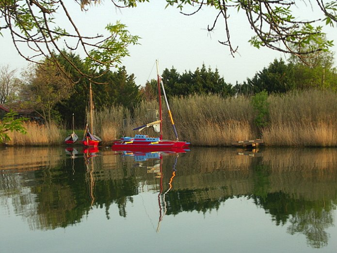 3 bateaux rouges-1.JPG