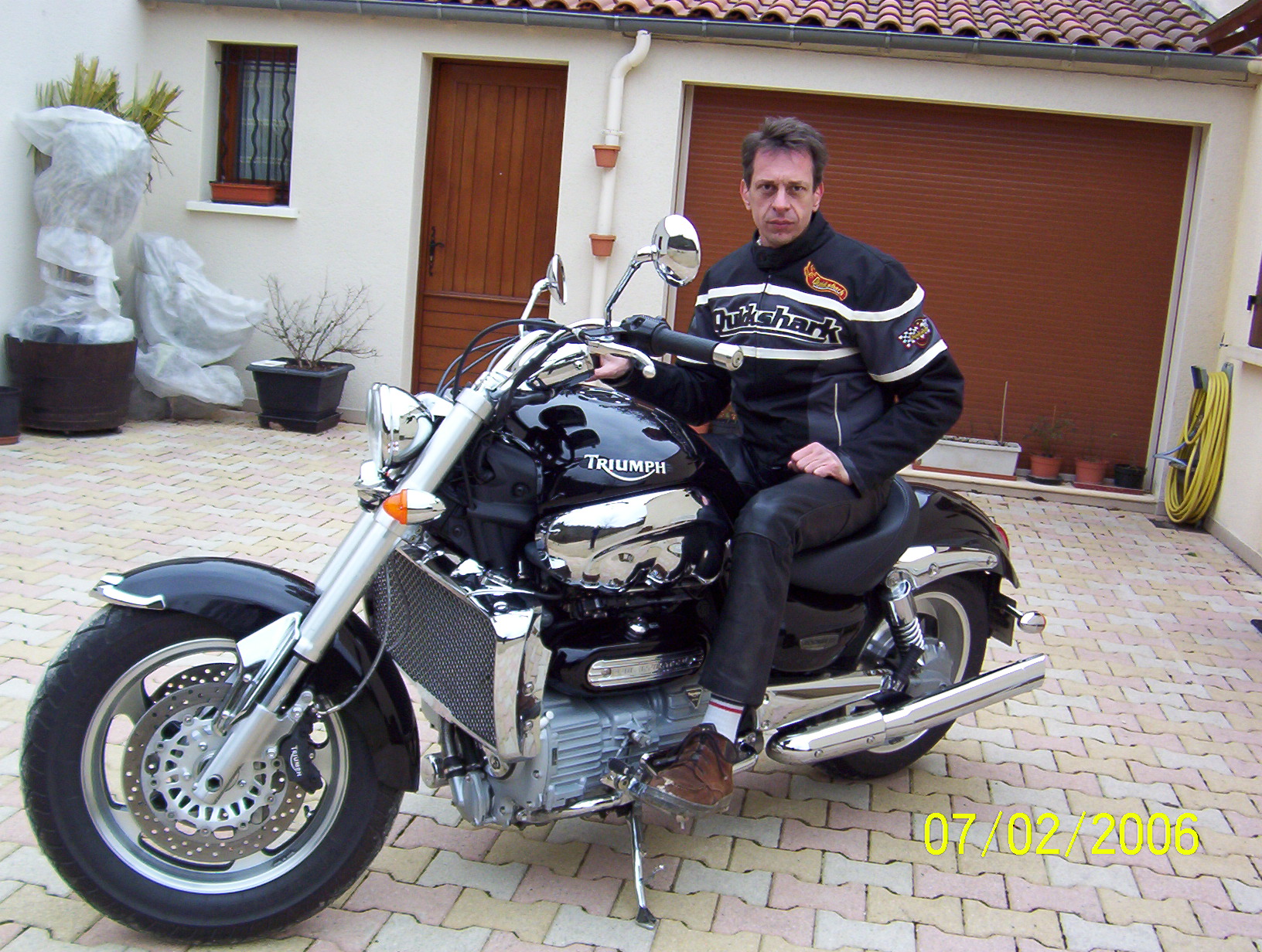 triumph rocket 3 003.jpg