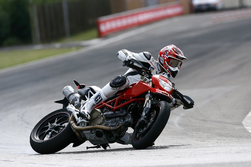 hypermotard 2.jpg