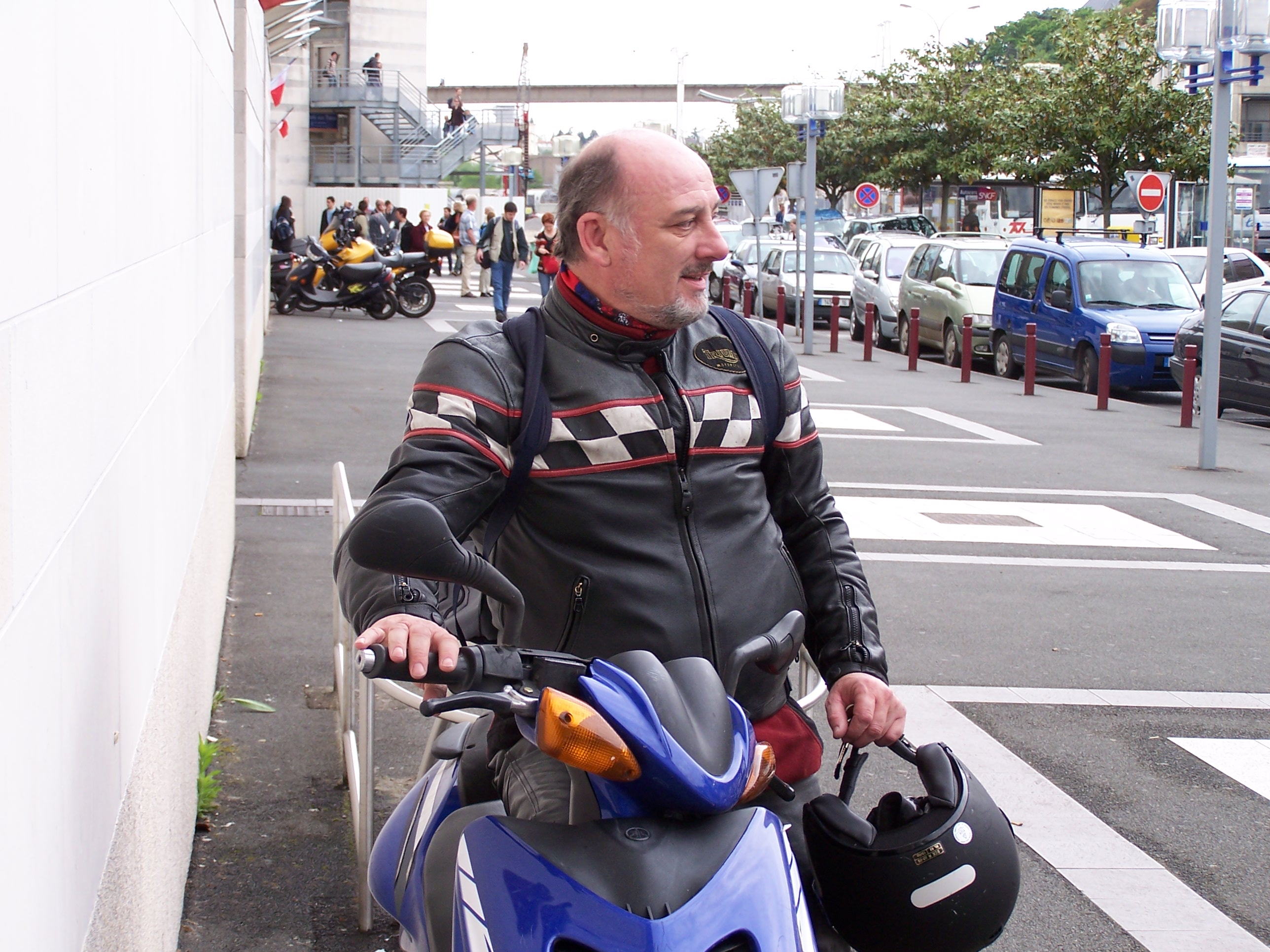en scoot.JPG